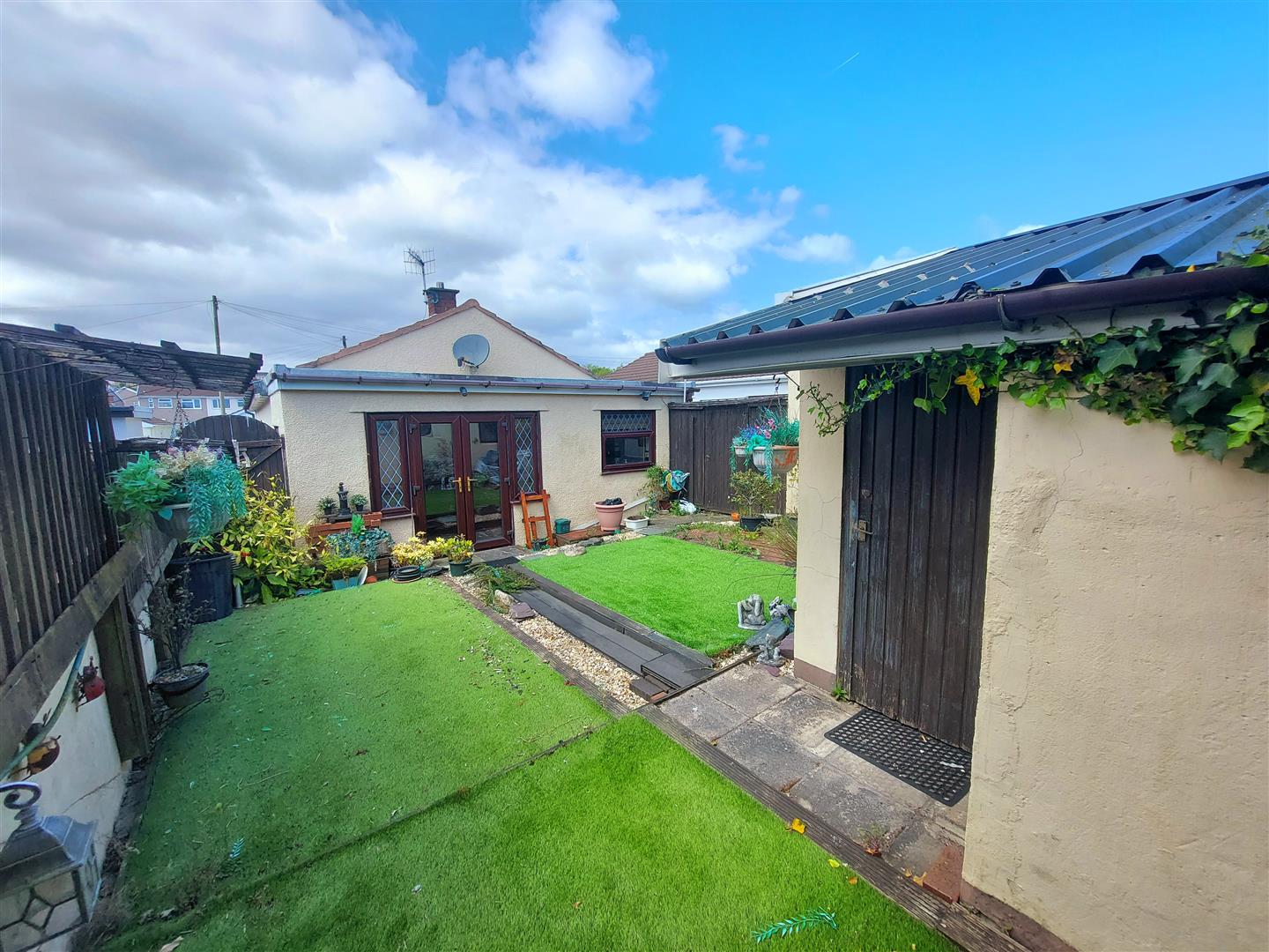 Heol Nantlais, Gorseinon, Swansea, SA4 4LS